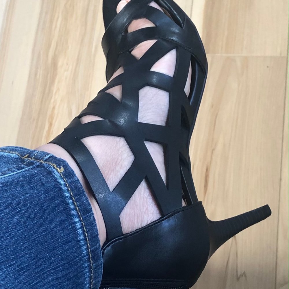 Pretty Sandals - Picture 4 of 11